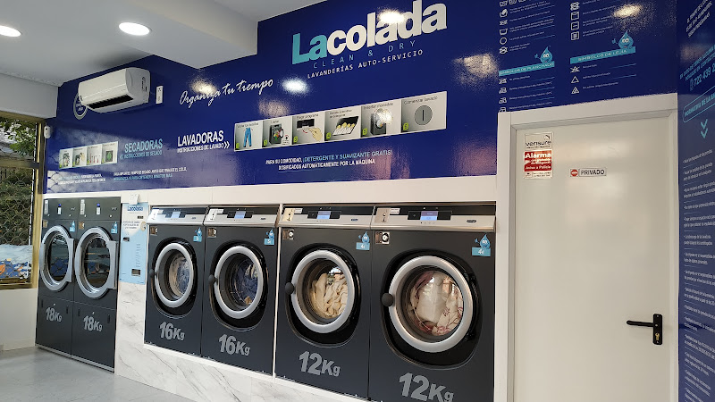 La Colada clean&dry Lavandería Autoservicio
