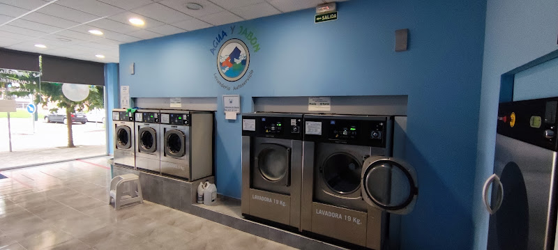 AGUA Y JABÓN Lavandería Autoservicio & Tintorería
