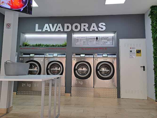 LAVA LIMPIO LAVANDERÍA AUTOSERVICIO