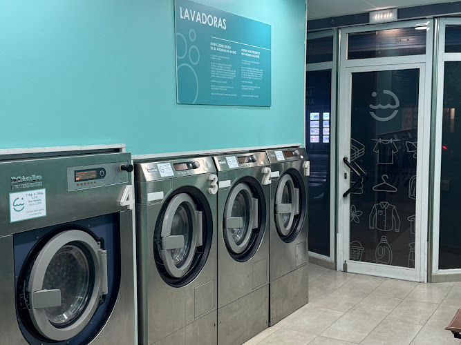 Impoluto. Clean and dry