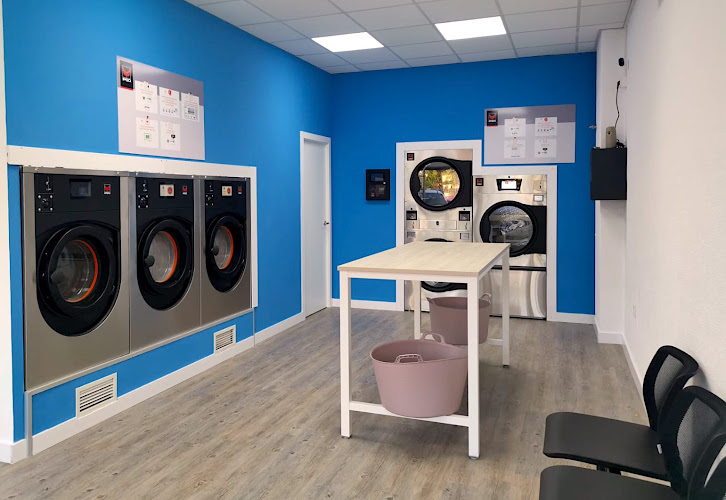 Lavandería Autoservicio Pueblo Andaluz